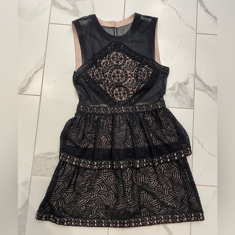 BCBGMaxAzria 6 Joselyn Black Tan Halter Fit and Flare Mini Dress - Picture 3 of 5